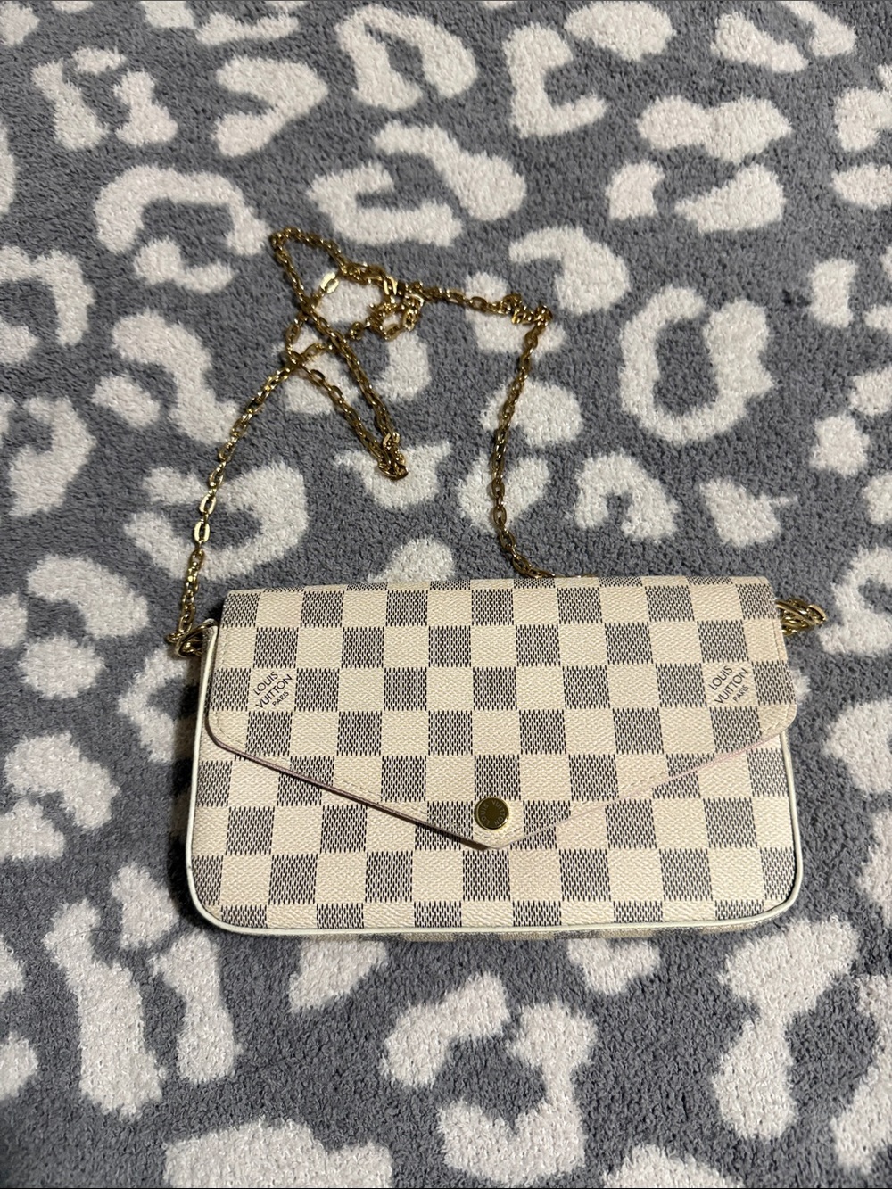 be inspired Cream Checkered Crossbody with Gold Chain
